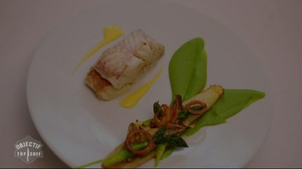 Le turbo rôti sur l'arrête, asperges blanches des Landes de Thomas