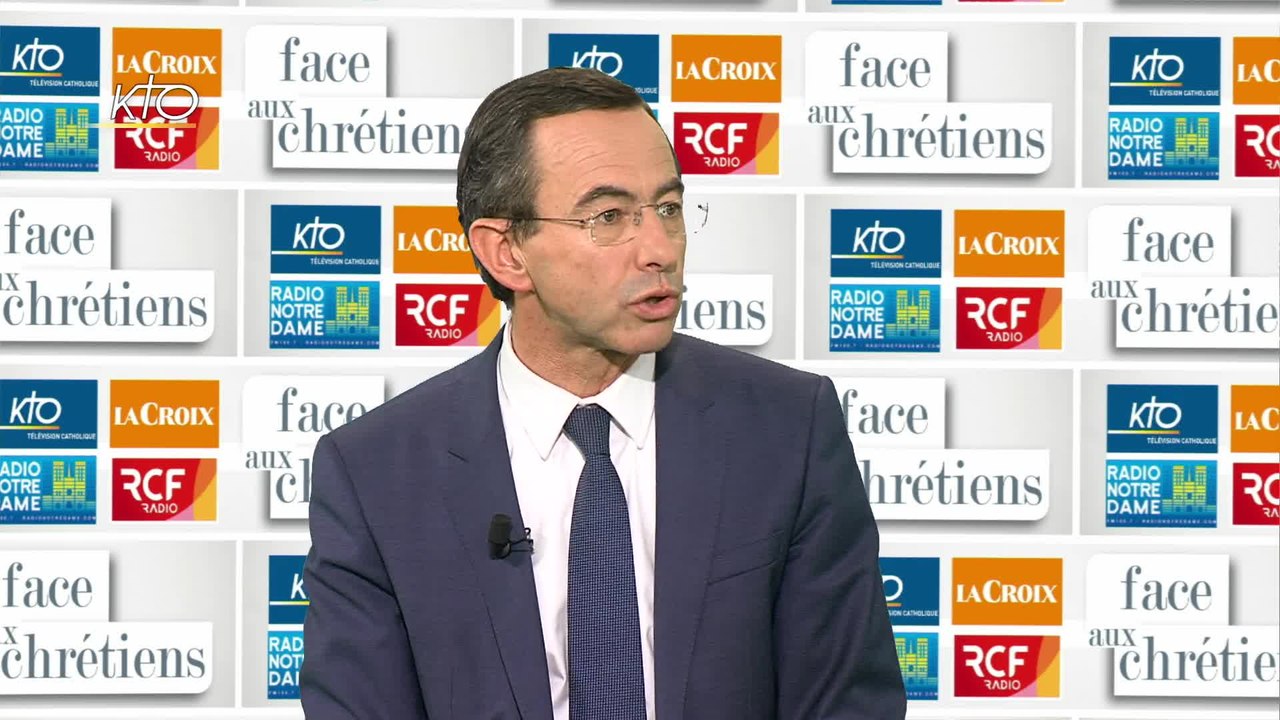 B. Retailleau - Macron : "Il réalise un double meurtre, celui de son père François Hollande et celui de la gauche."
