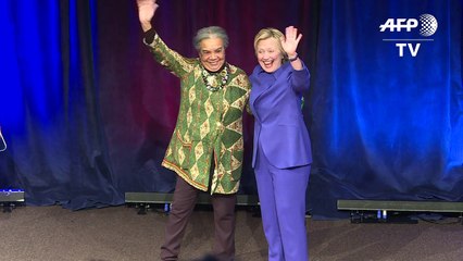 كلينتون: الانتخابات كشفت عن انقسامات حادة في الولايات المتحدة