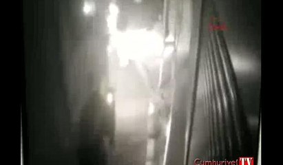 Mahalleli "deprem oluyor" sandı... Dehşet anı kamerada