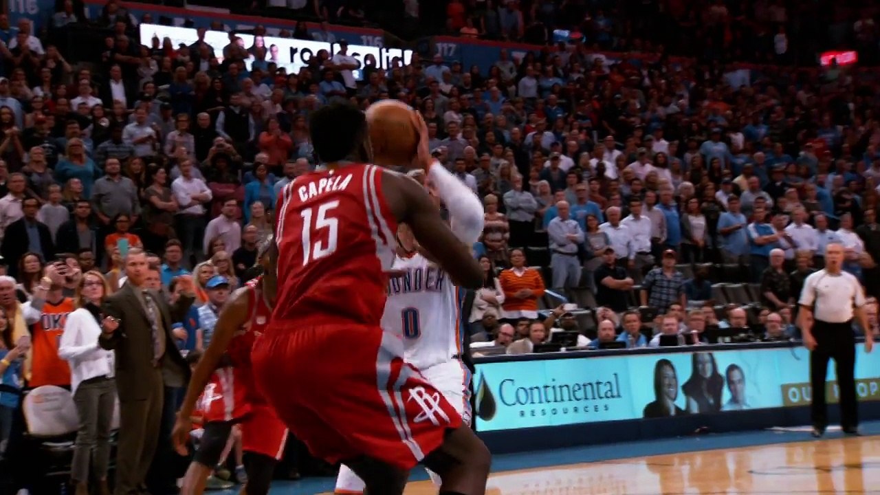 le dunk main gauche au ralenti de Russell Westbrook (SLOW MOTION)