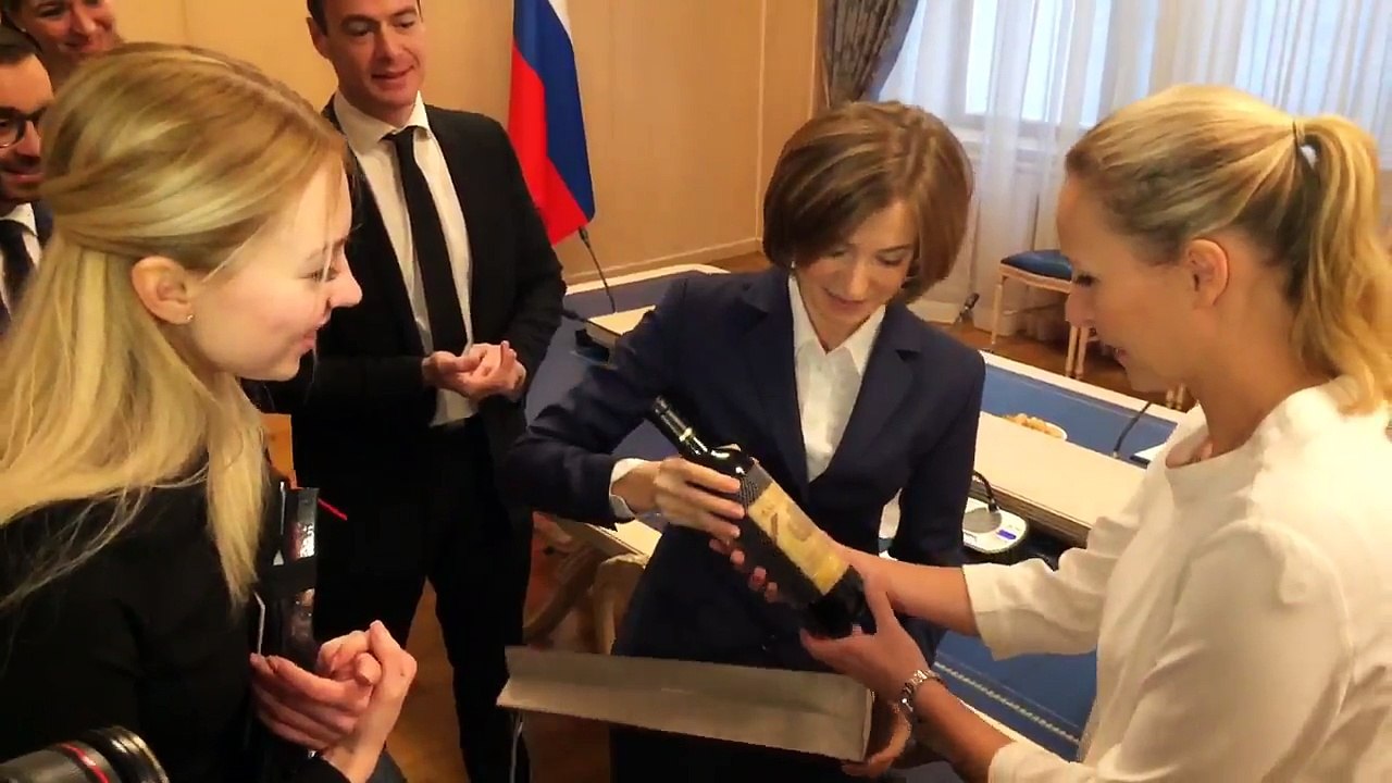 Поклонская на встрече с Ле Пен сразила блогеров наповал