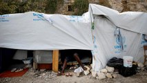 Tensão e violência em campo de refugiados na Grécia