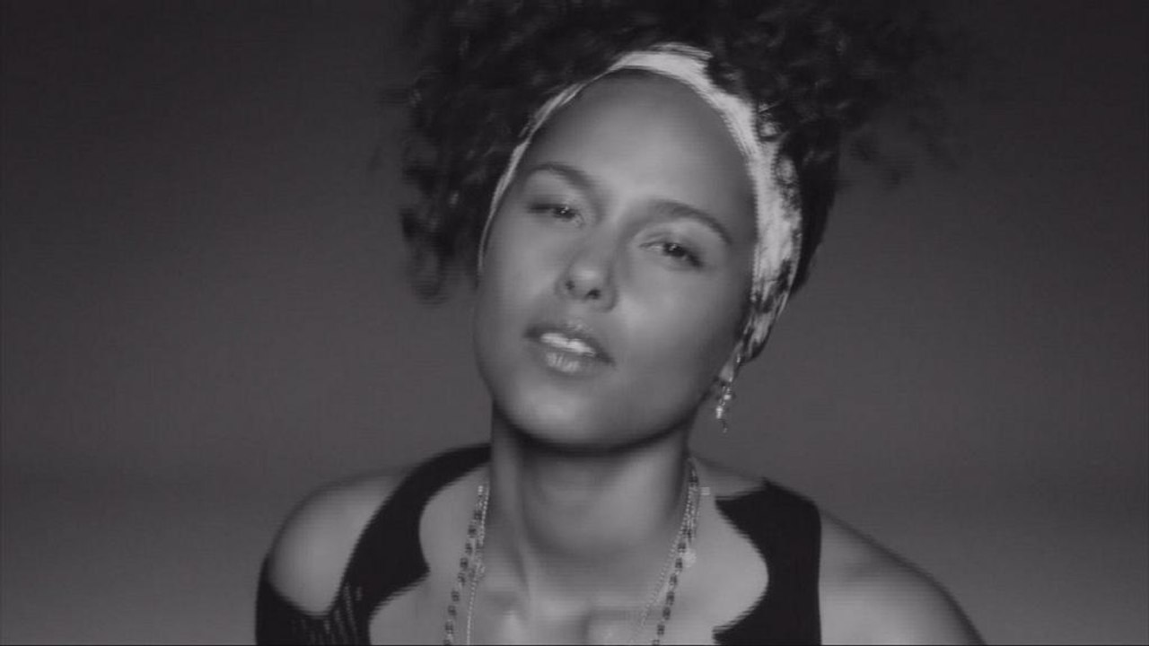Alicia Keys is "right here, right now"