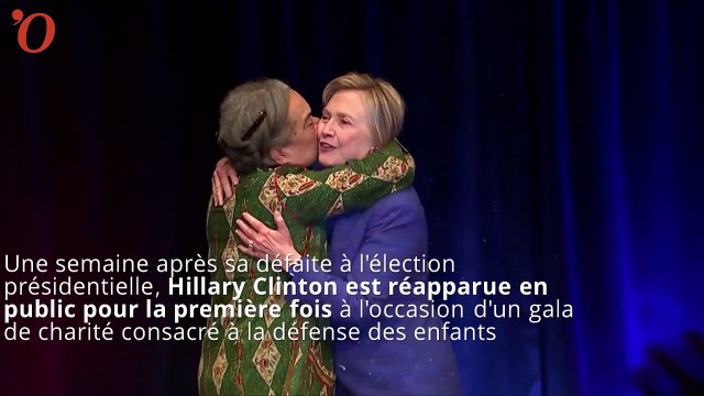 Première apparition publique d’Hillary Clinton depuis sa défaite