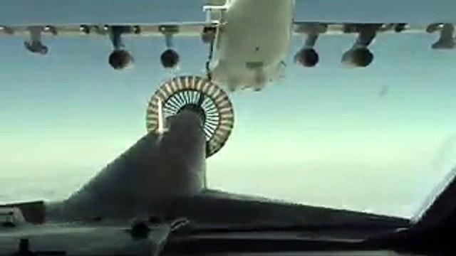 Нанесение авиаудара крылатыми ракетами по объектам террористов в Сирии самолетами Ту-95МС Дальней авиации ВКС России.