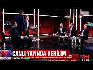 Tarafsız Bölge'de çileden çıkan Aykut Erdoğdu Cam sehpayı parçaladı
