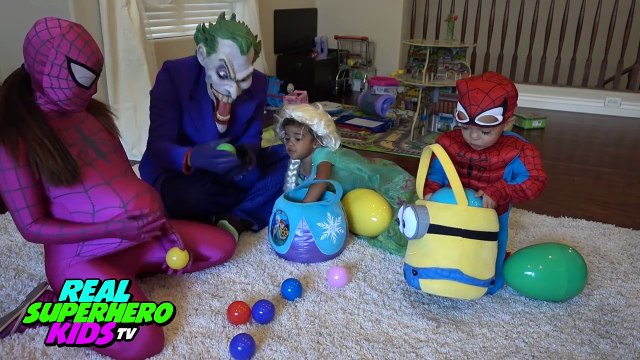 Spiderman Frozen Elsa & Pregnant Pink Spidergirl vs Joker Surprise Egg Hunt Superheroes IRL!