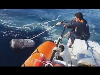 Otranto (LE) - Ripescati in mare 17 sacchi di droga: valgono 2 milioni di euro (17.11.16)