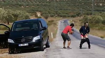 İçine palton giy ortağım =D ahahaha