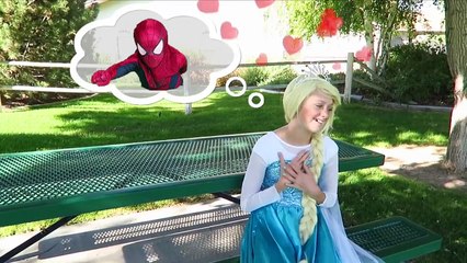 BURIED ALIVE Spiderman vs Frozen Elsa Baby Spidergirl Catwoman Joker Family Fun Superhero movie