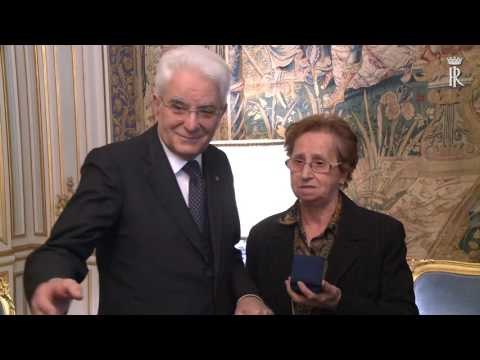 Roma - Mattarella consegna la Medaglia d'Oro al Valor Civile (17.11.16)