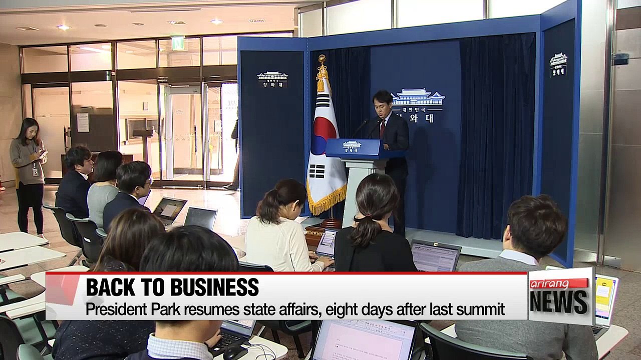 President Park resumes state affairs as scandal probe deepens