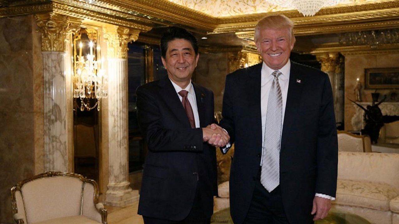Abe in New York: Trump ist 'vertrauenswürdig'