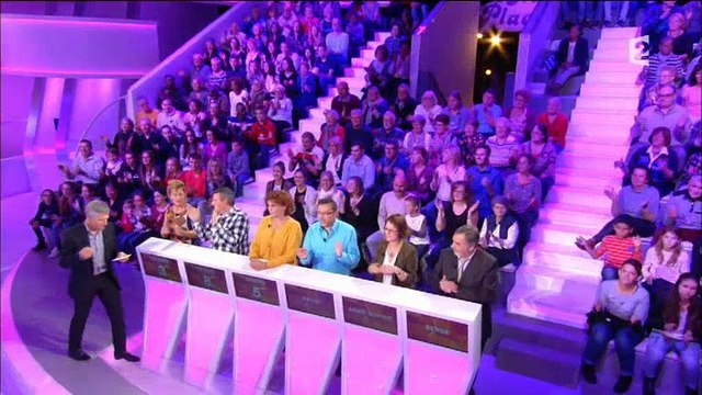 Par erreur, Nagui donne la réponse à une question dans Tout le monde veut prendre sa place - Vidéo