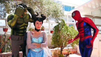 Spiderman Frozen Elsa perd ses cheveux et se transforme en Maléfique w Hulk Superhero Fun Film