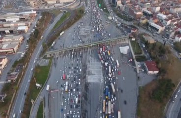 Mahmutbey Gişelerdeki trafik çilesi havadan görüntülendi