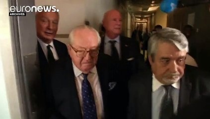 Jean-Marie Le Pen demeure président d'honneur du FN
