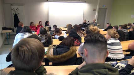 Les féminines rencontrent les lycéens de Jules-Verne