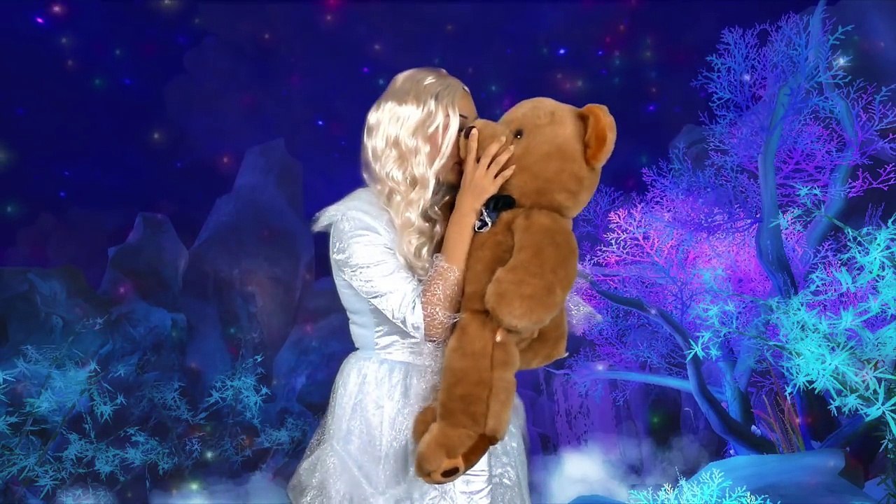 Bad Baby Joker girls flush baby doll down bathroom toilet w/ Spiderman, Snow white