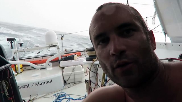 J12 : Fabrice Amedeo dans les grains du Pot au Noir / Vendée Globe