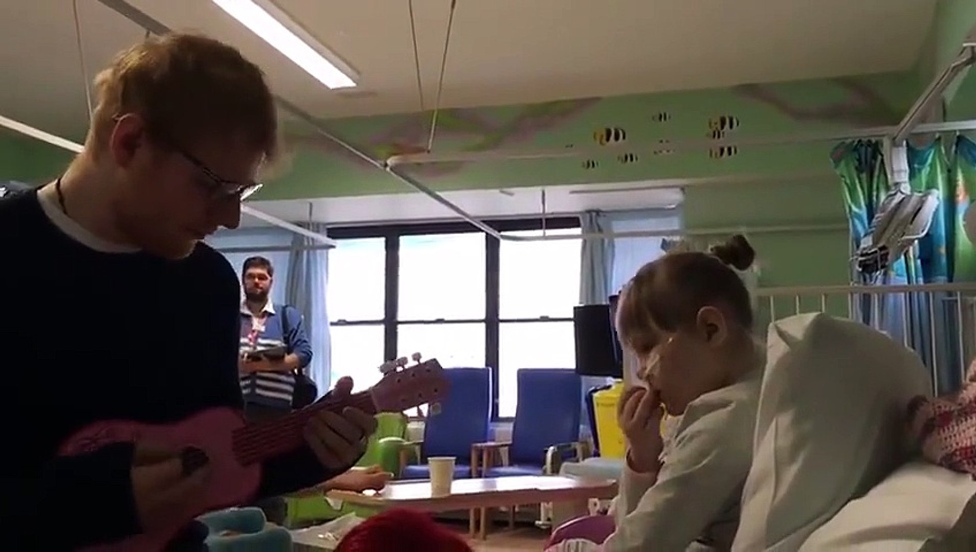 Ed Sheeran organise un concert privé dans une chambre d'hôpital pour une petite fille malade