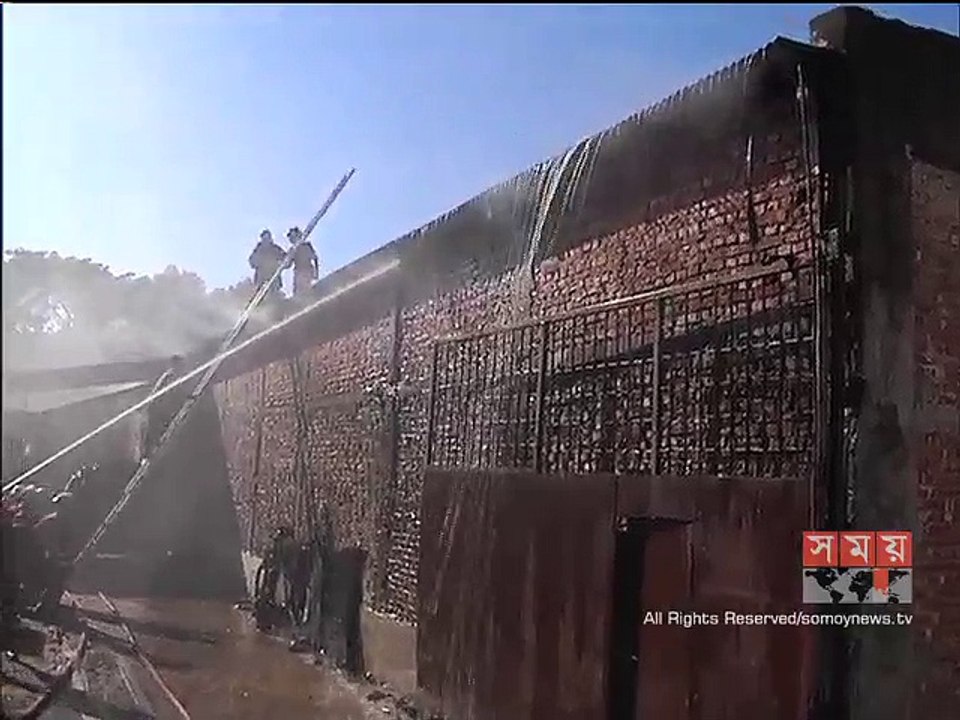 চট্টগ্রামে গোডাউনে আগুন লেগে পুড়ল মালামাল