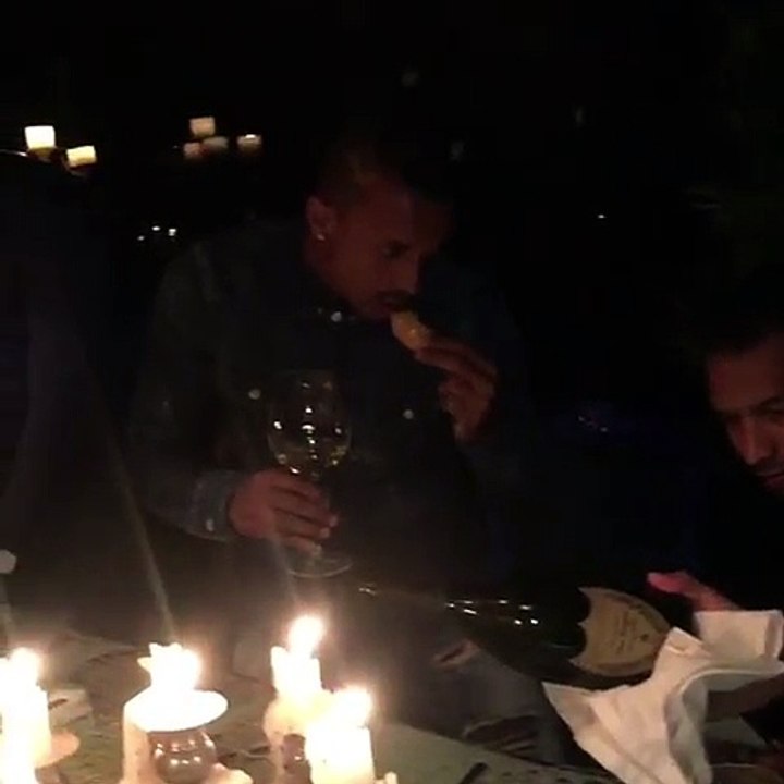 Nani doğum günü kutlamasında o akıma uydu