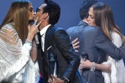 Mira el momento en que  Jennifer López y Marc Anthony se besaron en los Latin Grammy