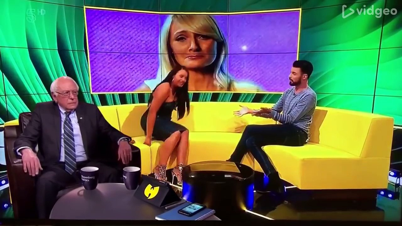 Bernie Sanders scares twerking girl on live TV