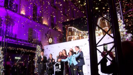 Elsa Zylberstein illumine le Faubourg Saint-Honoré (EXCLU VIDÉO)