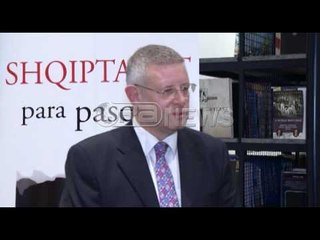 Ora News - “Shqiptarët para pasqyrës”, britaniku i tregon botës zakonet dhe karakterin