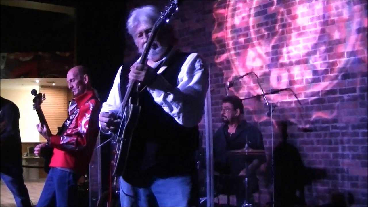 Johnny Vee EUROA at the ISLE OF CAPRI
