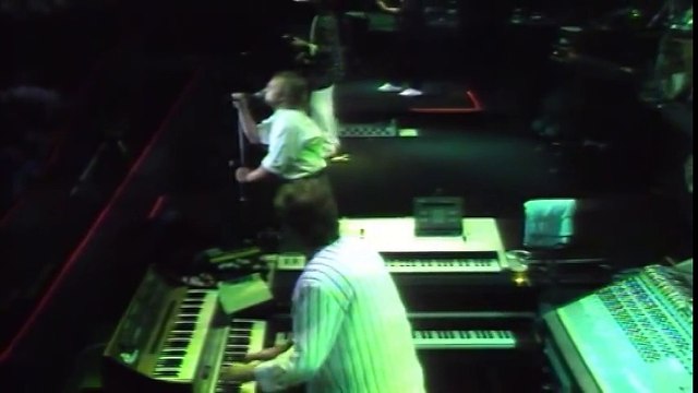 Genesis - Land of Confusion (Invisible Touch Tour)