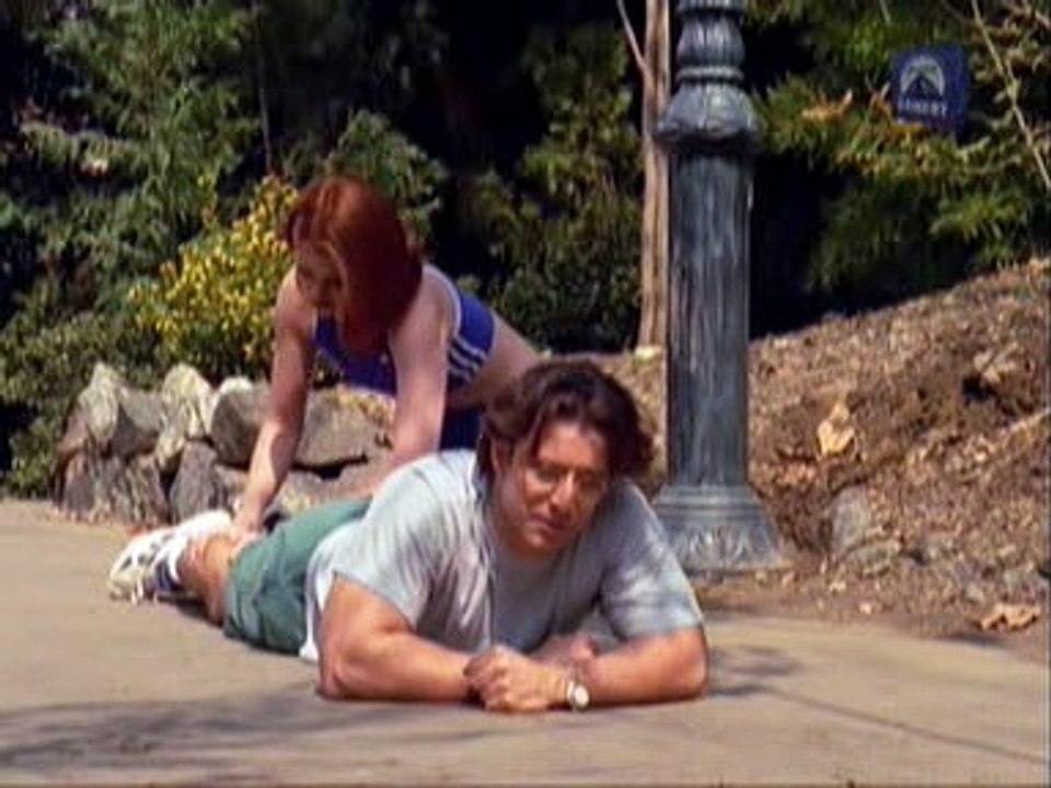 Caroline In The City - 320 - Caroline And The Little White Lies