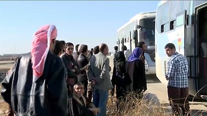 مئات العائلات تنزح من شرق الموصل إلى البرطلة