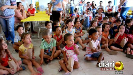 Alunos de Direito da FAFIC entregam presentes a crianças durante Gincana Jurídica