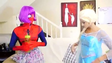 PREGNANT FROZEN ELSA and QUADRUPLET SPIDER BABIES! bubble gum movie Superhero FUN IRL