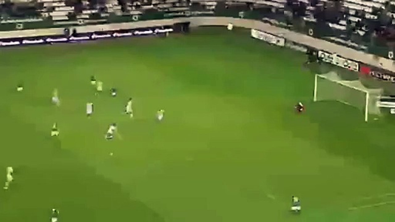 Joli but de Hameur Bouazza avec le Red Star