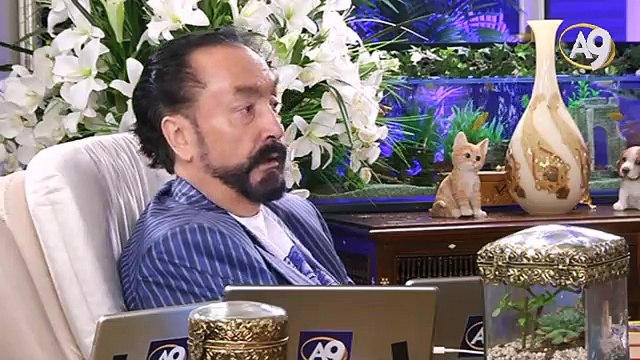 Müminin bakışlarında nur ve sevgi vardır, münafığın bakışlarında boşluk ve donukluk vardır