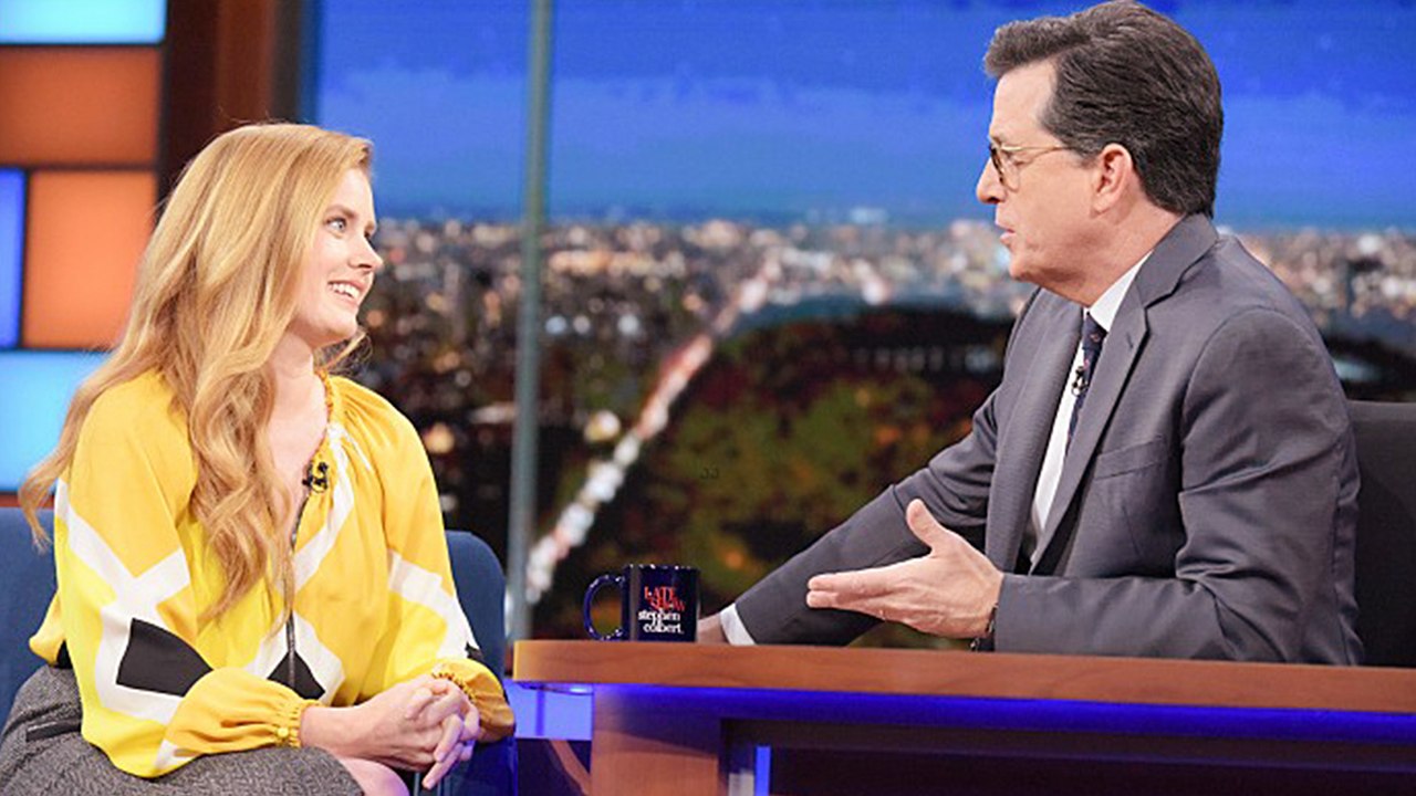 Amy Adams Gets Challenged To Do Eyebrow Theater On 'The Late Show'