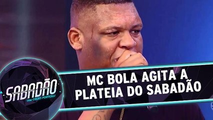 Mc Bola agita a plateia do Sabadão