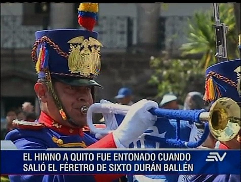 Sepultaron con honores militares a expresidente Durán-Ballén