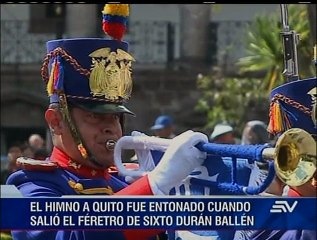 Sepultaron con honores militares a expresidente Durán-Ballén