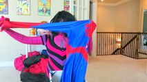 Spidermans BIG BUTT! - Spiderman vs Joker w Batman, Frozen Elsa, Joker Girl - Superhero Superstars