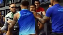 Connor McGregor vai aos arames num rápido