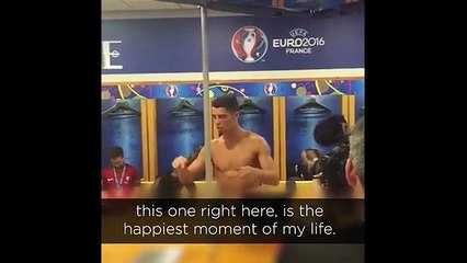 Ronaldo no balneário após a vitória no Euro2016