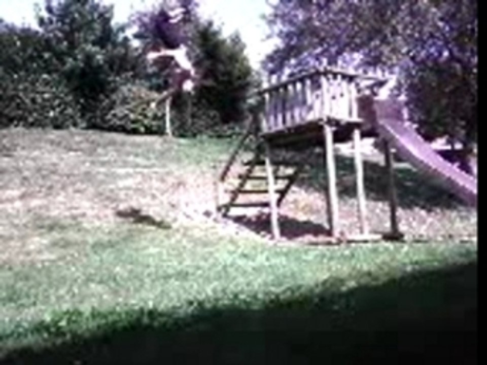 CASCADES SALTO ARRIERE