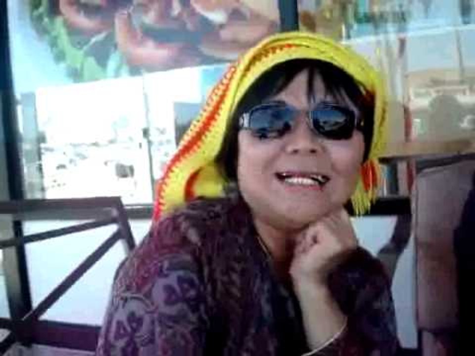 Luật sư Bùi Kim Thành trình bày nhạc phẩm "Khi Đã Yêu"