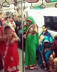 Crazy Aunty Dancing In Delhi Metro